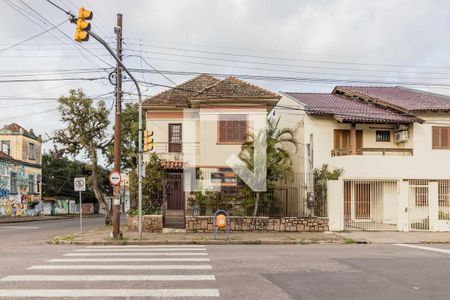 Casa à venda com 500m², 4 quartos e 4 vagasFachada