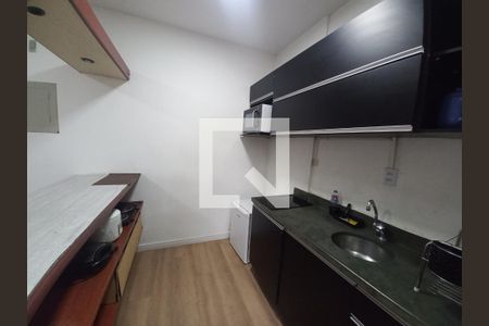 Cozinha de apartamento para alugar com 1 quarto, 35m² em Centro, São Vicente