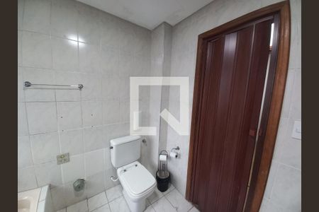 Banheiro de apartamento para alugar com 1 quarto, 35m² em Centro, São Vicente