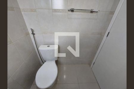 Casa de condomínio à venda com 132m², 3 quartos e 2 vagasBanheiro 2