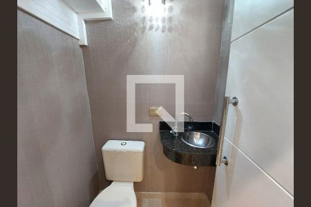 Casa de condomínio à venda com 132m², 3 quartos e 2 vagasLavabo