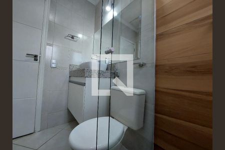 Casa de condomínio à venda com 132m², 3 quartos e 2 vagasBanheiro 1