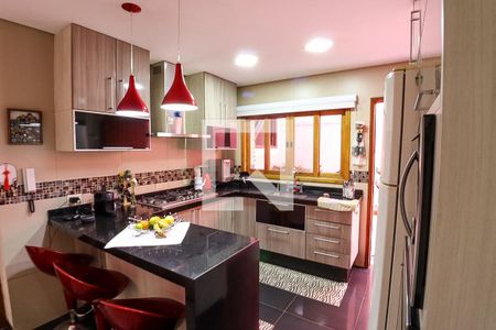 Casa à venda com 330m², 2 quartos e 2 vagasCozinha