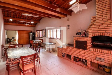 Casa à venda com 330m², 2 quartos e 2 vagasChurrasqueira