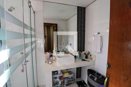 Casa à venda com 330m², 2 quartos e 2 vagasBanheiro da Suíte