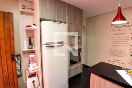 Casa à venda com 330m², 2 quartos e 2 vagasCozinha