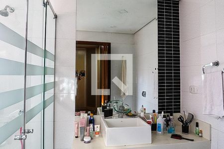 Casa à venda com 330m², 2 quartos e 2 vagasBanheiro da Suíte