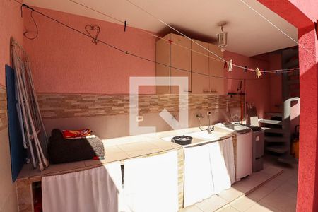 Casa à venda com 330m², 2 quartos e 2 vagasÁrea de Serviço