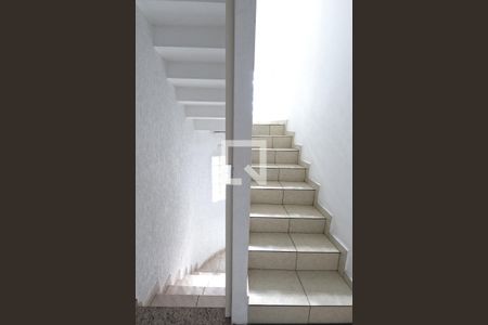 Casa à venda com 272m², 4 quartos e 3 vagasEscada