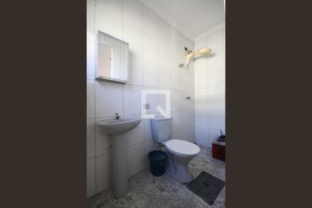 Casa à venda com 150m², 3 quartos e 3 vagas Casa à venda com 150m², 3 quartos e 3 vagasBanheiro de Serviço