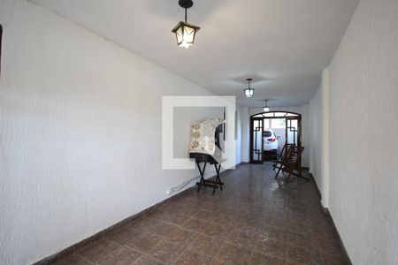 Casa à venda com 150m², 3 quartos e 3 vagas Casa à venda com 150m², 3 quartos e 3 vagasQuintal