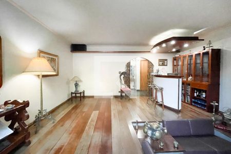 Sala de estar de casa à venda com 3 quartos, 220m² em Vila Madalena, São Paulo