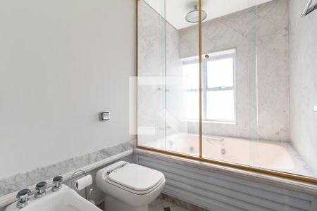 Apartamento à venda com 160m², 2 quartos e 1 vaga Apartamento à venda com 160m², 2 quartos e 1 vagaBanheiro da suíte 1