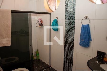 Casa à venda com 250m², 3 quartos e 2 vagasBanheiro