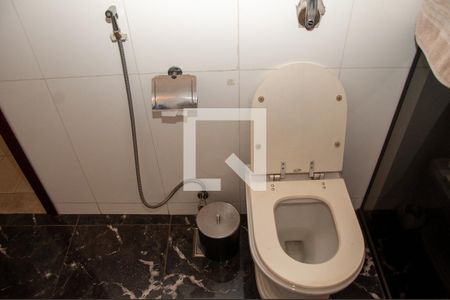 Casa à venda com 250m², 3 quartos e 2 vagasBanheiro