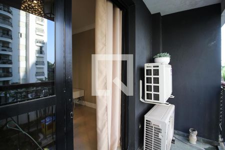 Apartamento à venda com 99m², 3 quartos e 2 vagas Apartamento à venda com 99m², 3 quartos e 2 vagasVaranda