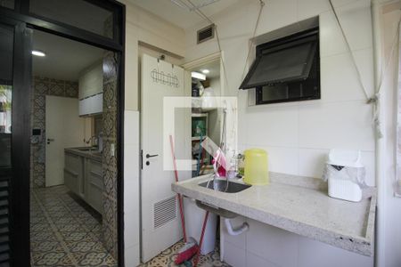 Apartamento à venda com 99m², 3 quartos e 2 vagas Apartamento à venda com 99m², 3 quartos e 2 vagasÁrea de Serviço