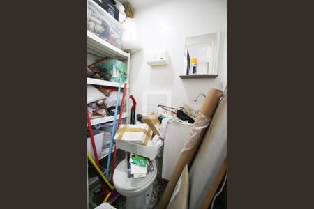 Apartamento à venda com 99m², 3 quartos e 2 vagas Apartamento à venda com 99m², 3 quartos e 2 vagasBanheiro de Serviço