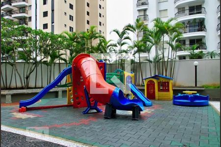 Apartamento à venda com 99m², 3 quartos e 2 vagas Apartamento à venda com 99m², 3 quartos e 2 vagasÁrea Comum - Playground