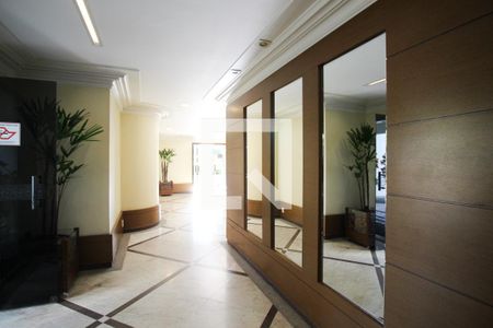 Apartamento à venda com 99m², 3 quartos e 2 vagas Apartamento à venda com 99m², 3 quartos e 2 vagasHall social
