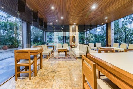 Apartamento à venda com 155m², 3 quartos e 2 vagas Apartamento à venda com 155m², 3 quartos e 2 vagasÁrea comum - Salão de festas