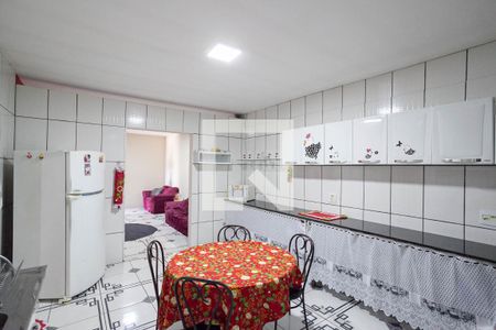 Casa à venda com 262m², 4 quartos e 5 vagas Casa à venda com 262m², 4 quartos e 5 vagasCozinha