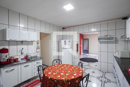 Casa à venda com 262m², 4 quartos e 5 vagas Casa à venda com 262m², 4 quartos e 5 vagasCozinha