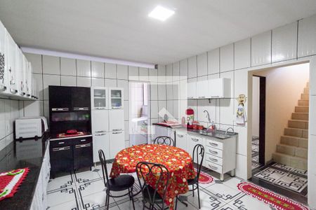 Casa à venda com 262m², 4 quartos e 5 vagas Casa à venda com 262m², 4 quartos e 5 vagasCozinha