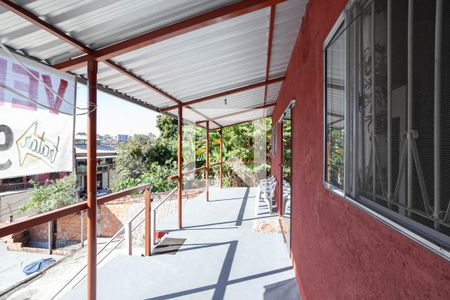 Casa à venda com 262m², 4 quartos e 5 vagas Casa à venda com 262m², 4 quartos e 5 vagasVaranda