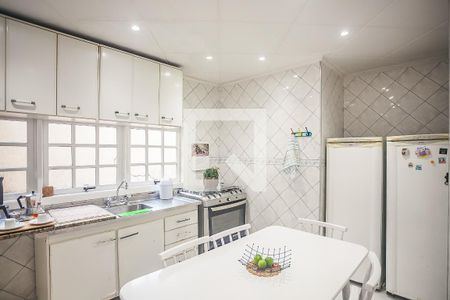 Cozinha de casa para alugar com 3 quartos, 205m² em Parque Marabá, Taboão da Serra