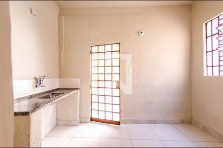 Casa para alugar com 70m², 2 quartos e 1 vagaCozinha