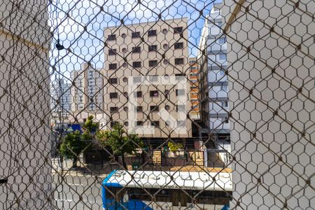 Vista da sacada de apartamento para alugar com 3 quartos, 69m² em Cambuí, Campinas