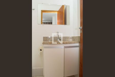 Banheiro de kitnet/studio para alugar com 1 quarto, 15m² em Brasil, Uberlândia