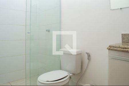 Banheiro de kitnet/studio para alugar com 1 quarto, 15m² em Brasil, Uberlândia
