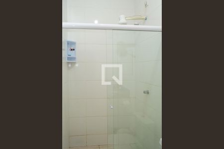 Banheiro de kitnet/studio para alugar com 1 quarto, 15m² em Brasil, Uberlândia