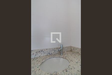 Banheiro de apartamento à venda com 1 quarto, 51m² em Jardim Botânico, Porto Alegre