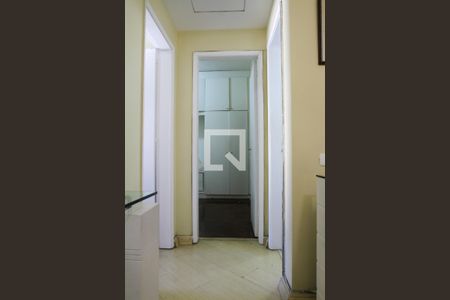 Corredor de apartamento à venda com 2 quartos, 80m² em Leblon, Rio de Janeiro