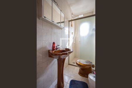 Casa à venda com 200m², 4 quartos e 5 vagas Casa à venda com 200m², 4 quartos e 5 vagasBanheiro 1