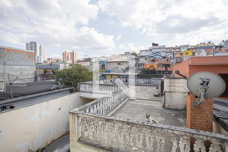 Casa à venda com 200m², 4 quartos e 5 vagas Casa à venda com 200m², 4 quartos e 5 vagasVaranda