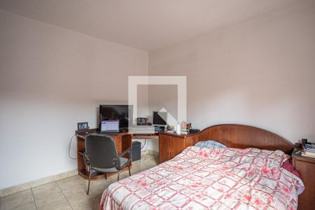 Casa à venda com 200m², 4 quartos e 5 vagas Casa à venda com 200m², 4 quartos e 5 vagasQuarto 2