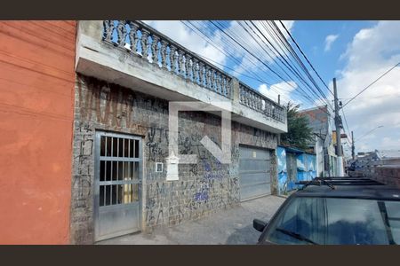 Fachada de casa à venda com 4 quartos, 200m² em Umuarama, Osasco