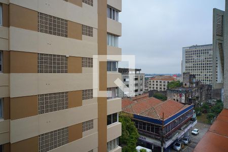 Sala - Vista de apartamento para alugar com 4 quartos, 147m² em Floresta, Porto Alegre