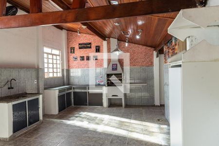 Casa para alugar com 60m², 3 quartos e 2 vagasCozinha