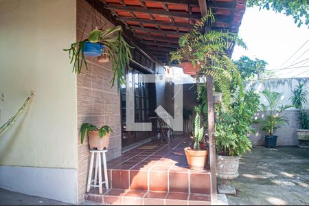 Casa à venda com 155m², 4 quartos e 2 vagasfrente 