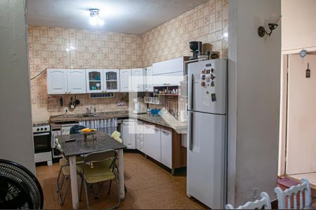 Casa à venda com 155m², 4 quartos e 2 vagascozinha