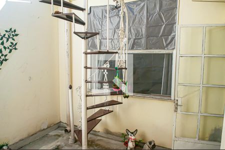 Casa à venda com 155m², 4 quartos e 2 vagasArea interna