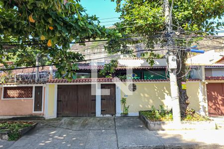 Casa à venda com 155m², 4 quartos e 2 vagasFachada