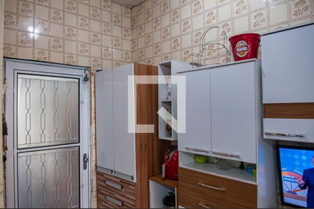 Casa à venda com 155m², 4 quartos e 2 vagascozinha