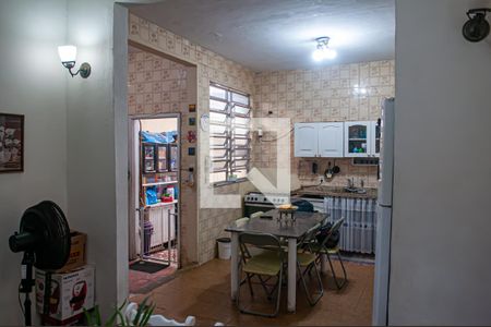 Casa à venda com 155m², 4 quartos e 2 vagascozinha