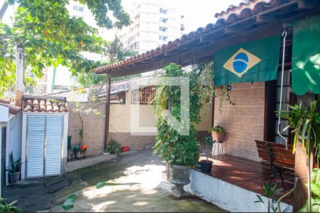 Casa à venda com 155m², 4 quartos e 2 vagasfrente 